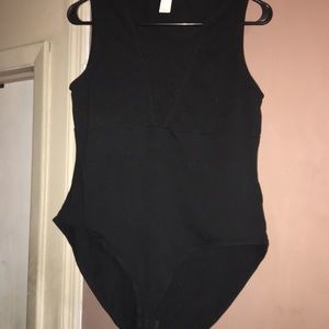 H&M black body suit like NEW!! Mesh V neck